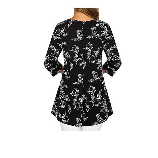 Plus-size Womens V-neck Buckle-front Loose-fit T-shirt