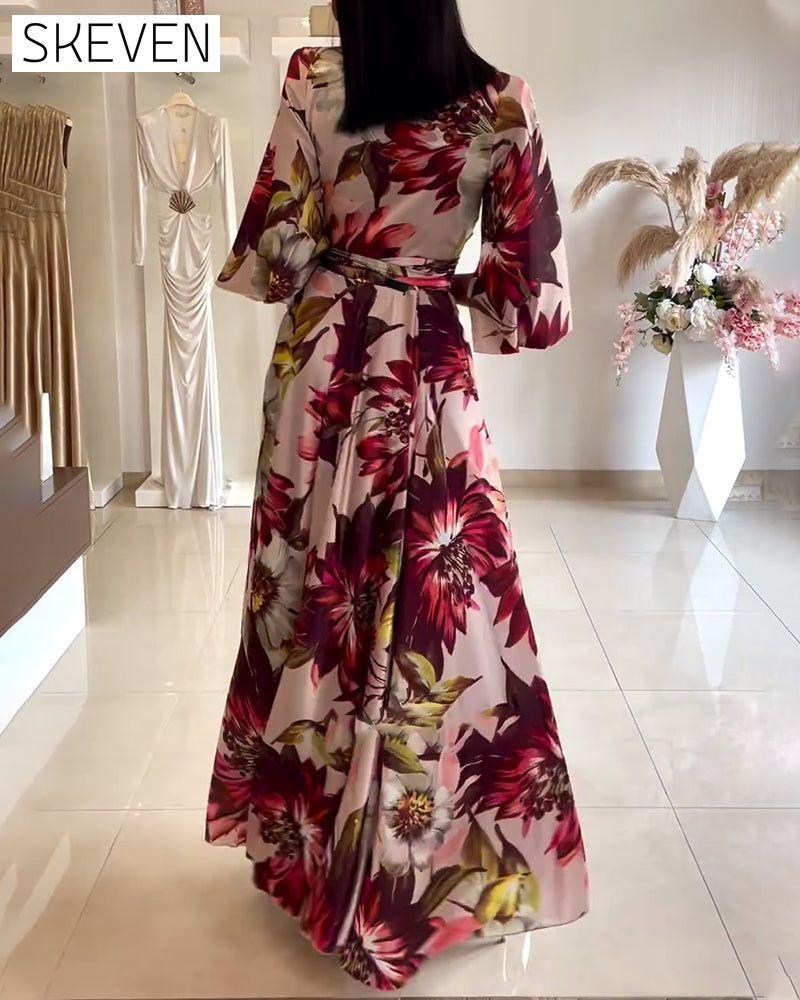 robe à revers à imprimé floral et manches trois-quarts lacée