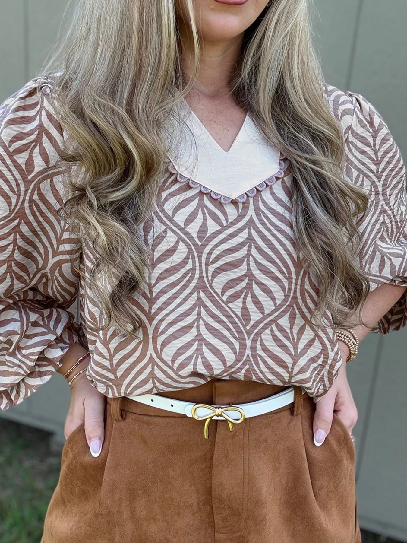 Bluse mit Blättermuster und langen Ärmeln