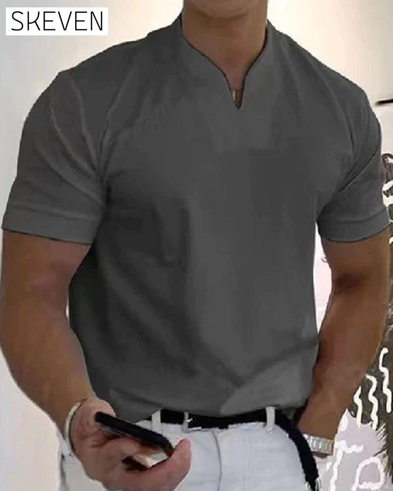 T-shirt uni à col en V