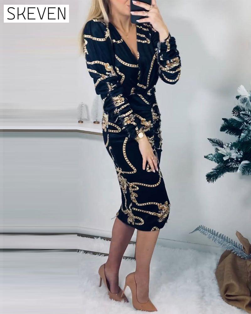 Kleid mit Schlitz und taillierter Passform