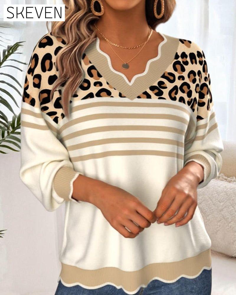 Pullover mit Leopardenmuster und V-Ausschnitt und Kontrastdetails