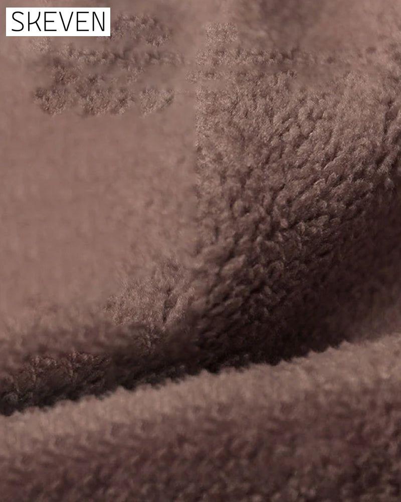 Warme, kurze Weste mit Knopfleiste für Damen im Herbst