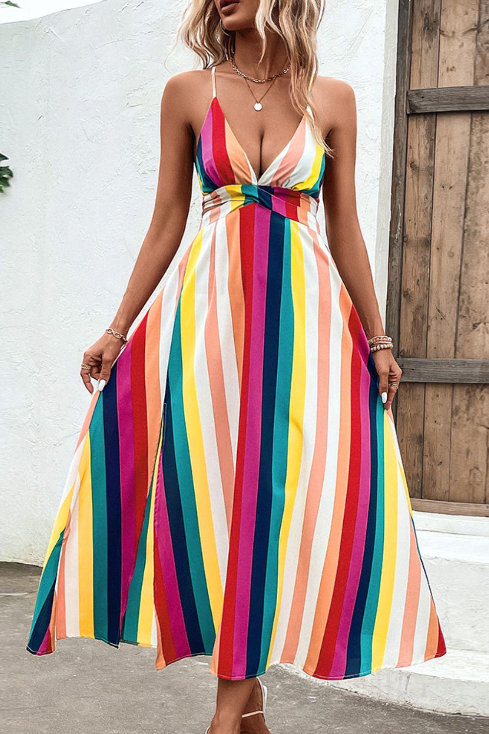 Boho-Kleid mit mehrfarbigen Streifen und gekreuzten Trägern, rückenfrei