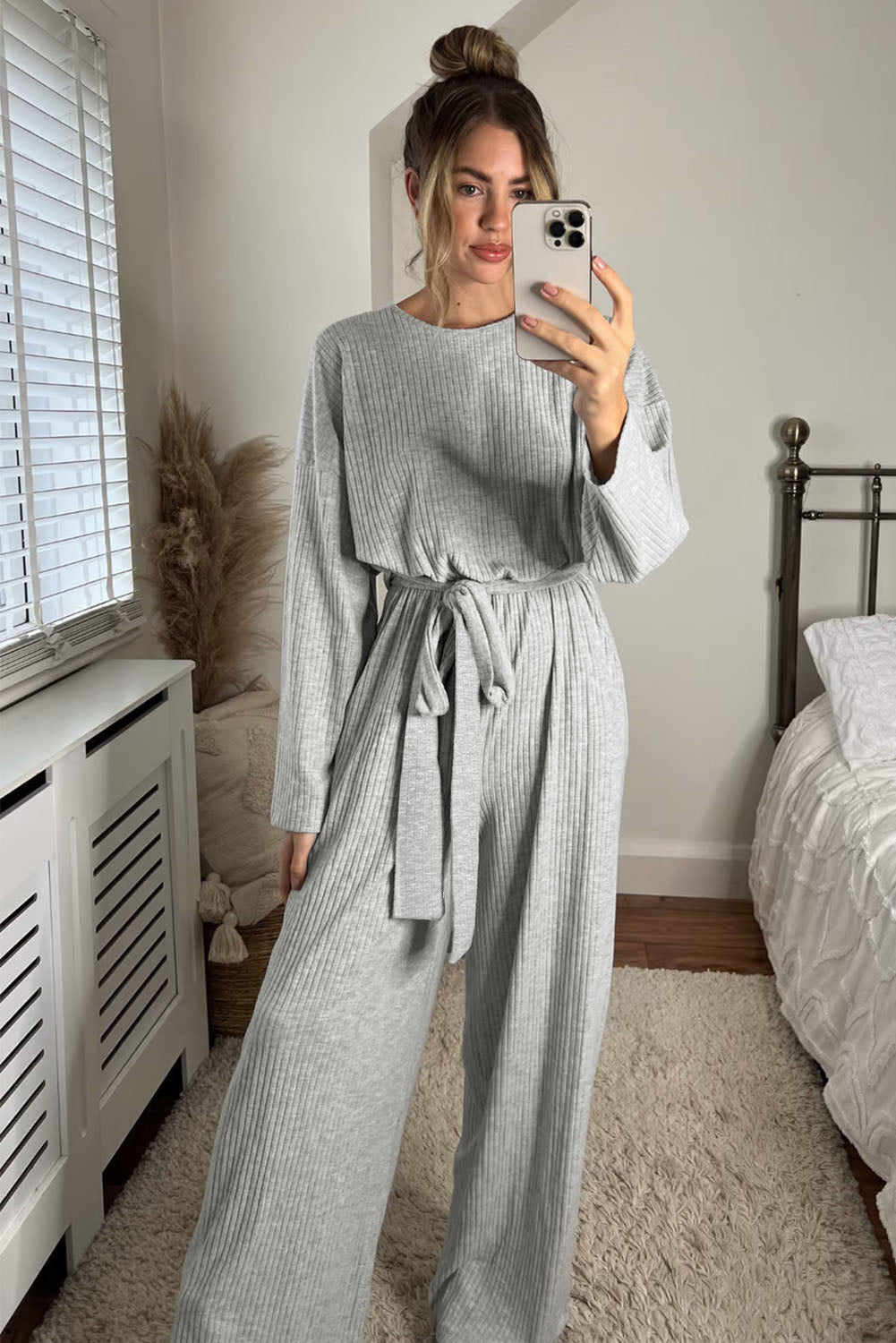 Jumpsuit mit langen Ärmeln und Rundhalsausschnitt