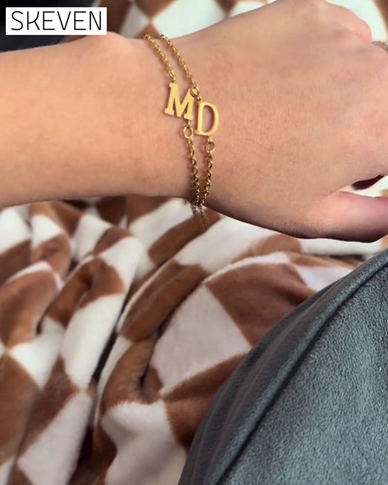 Einfaches Buchstabenarmband