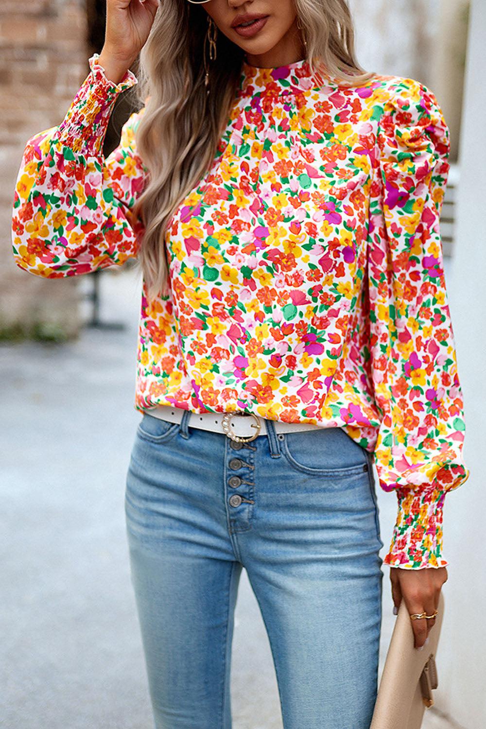 Bedruckte Bluse mit Smokdetails und Puffärmeln