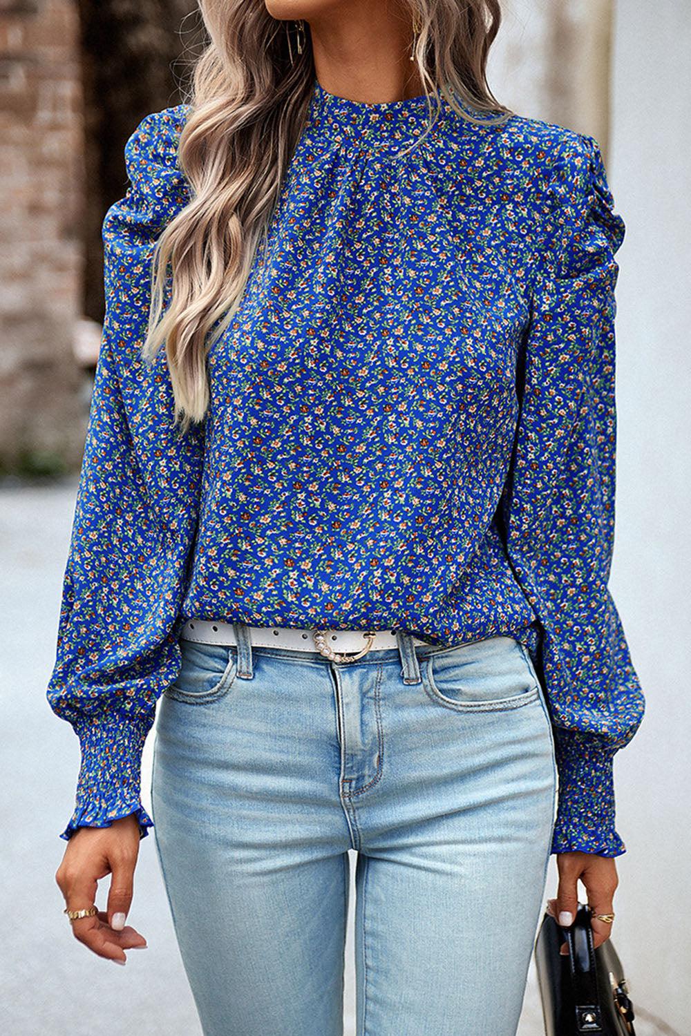 Bedruckte Bluse mit Smokdetails und Puffärmeln