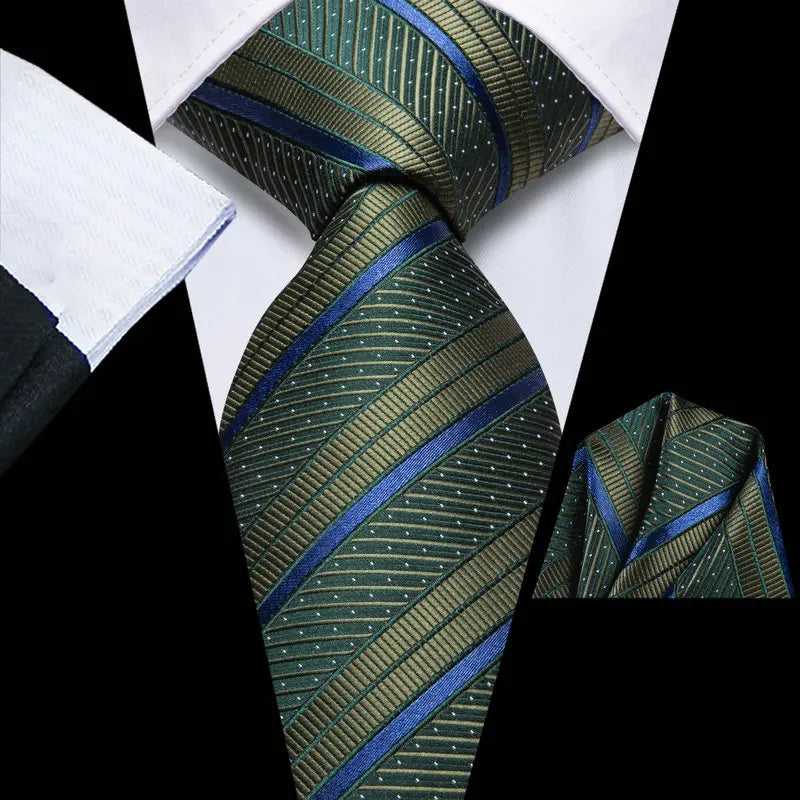 Men's Pocket Square Folding Guide for Travel Style