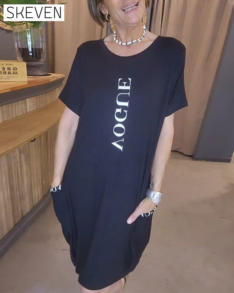 Lässiges, kurzärmeliges Kleid mit lockerem Buchstabenprint