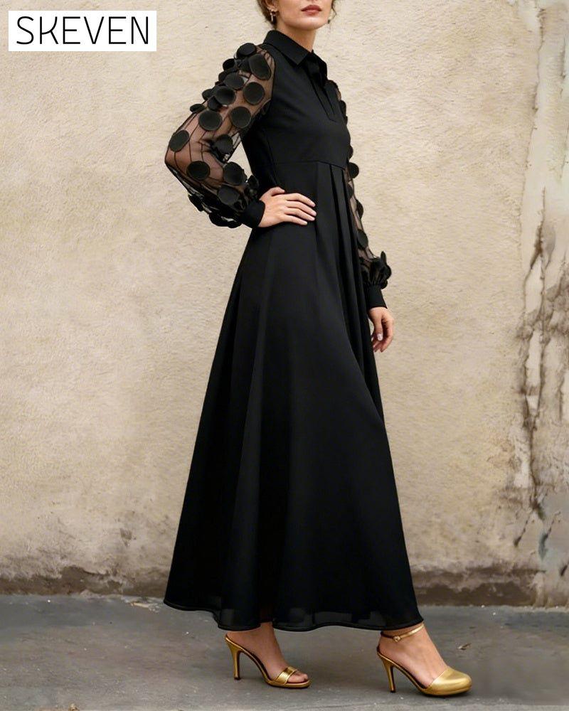 Modisches, elegantes Kleid mit V-Ausschnitt