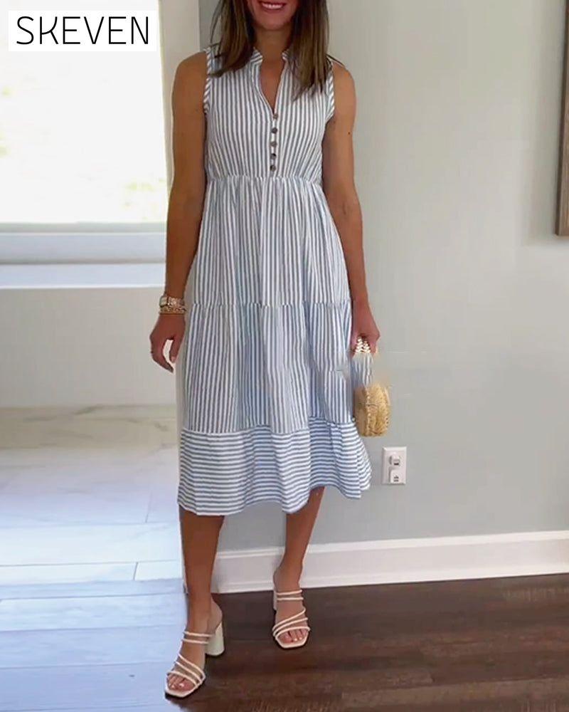 Ärmelloses Kleid mit Nadelstreifenmuster und Knöpfen