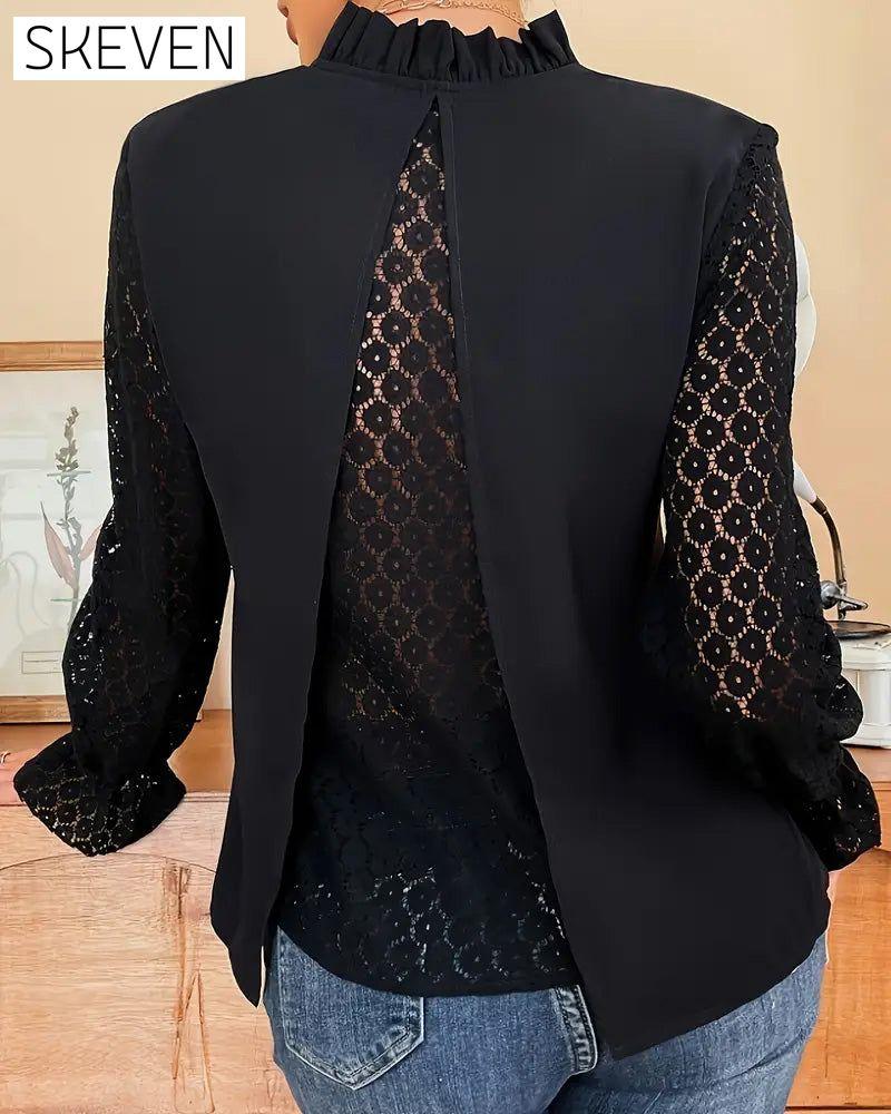 Bluse mit V-Ausschnitt und langen Ärmeln aus Spitze