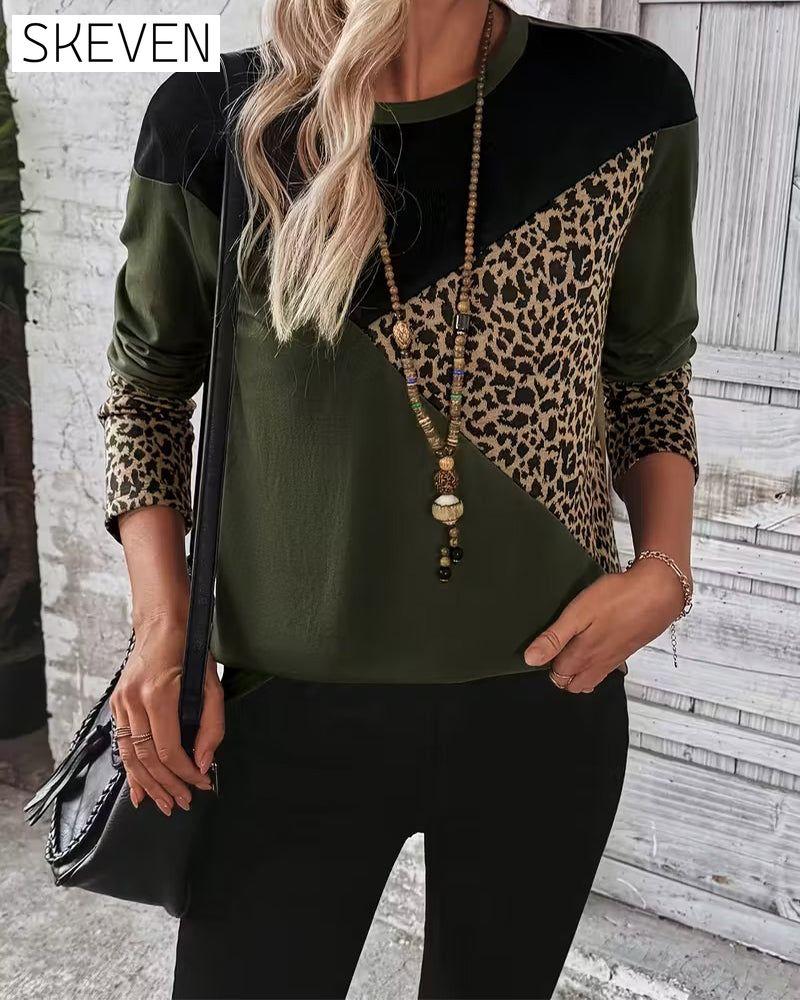 Rundhals-Top mit Leopardenmuster und Farbblock-Design
