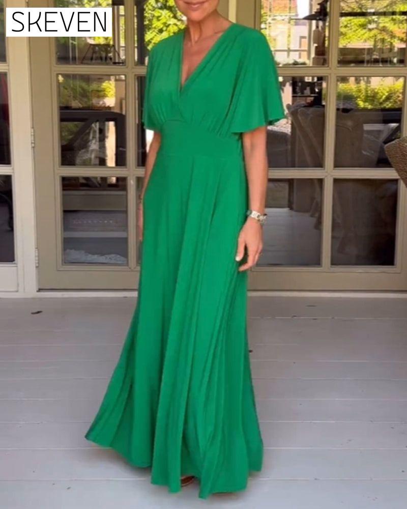 Elegant, pleated maxi dress with a deep V-neckline and batwing sleeves casual dresses party dresses summer