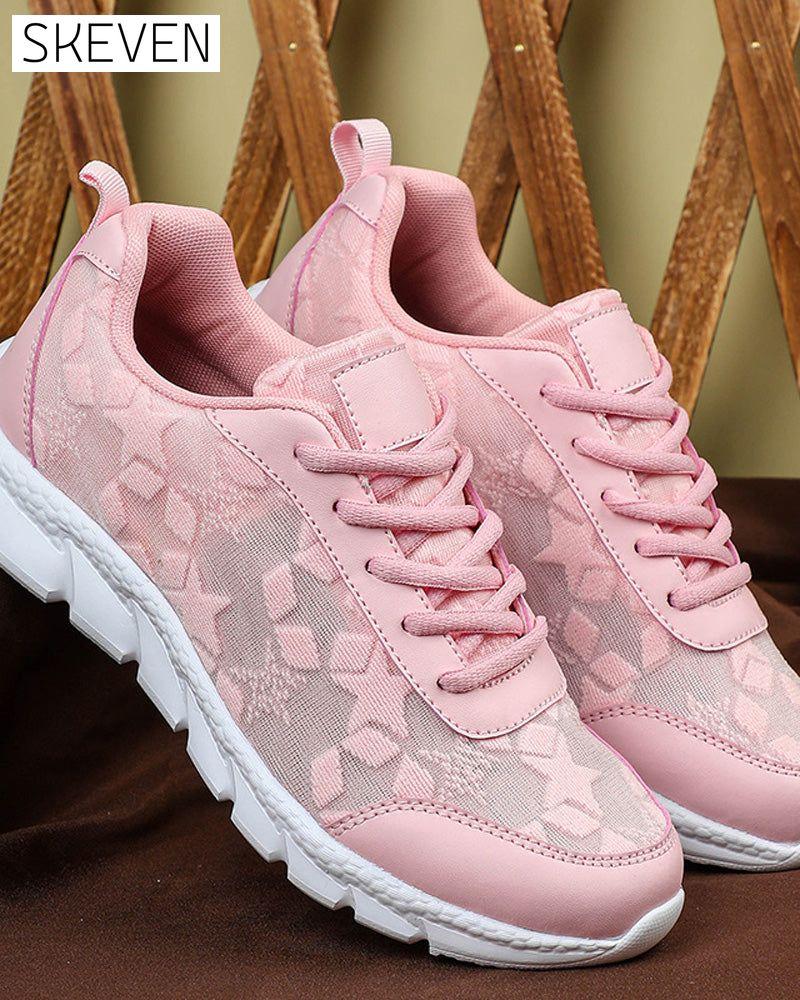 Einfache, einfarbige, atmungsaktive Schnürsneaker