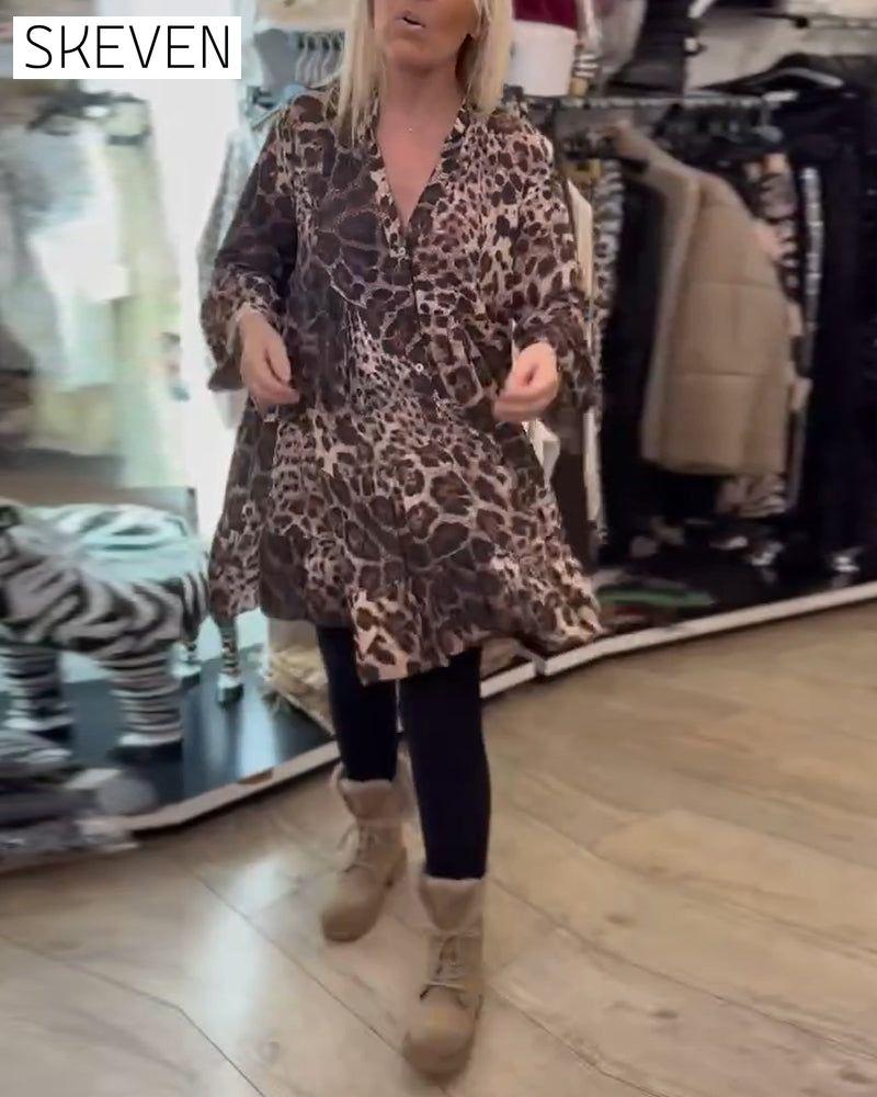 Kleid mit Leopardenmuster und langen Ärmeln