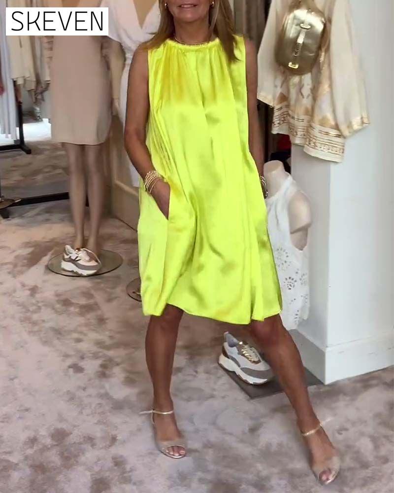 Ärmelloses, plissiertes, einfarbiges Damenkleid