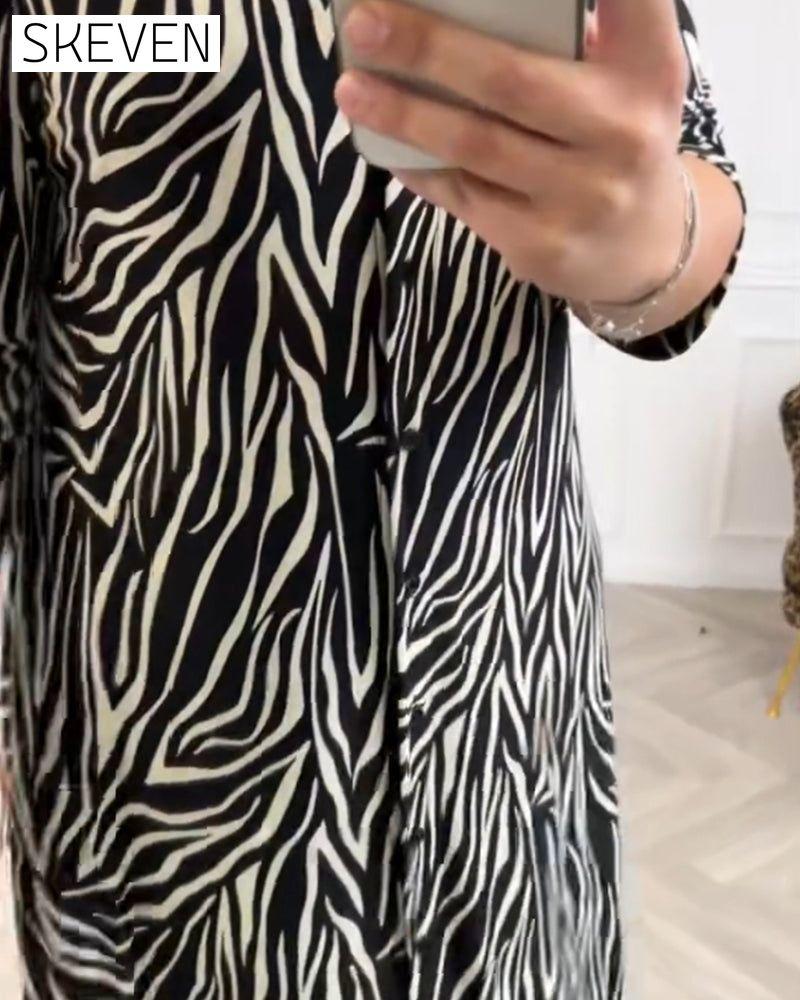 Freizeitkleid mit Zebramuster und Revers