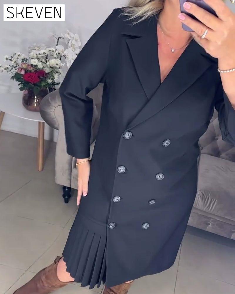 Elegantes, einfarbiges, zweireihiges Kleid