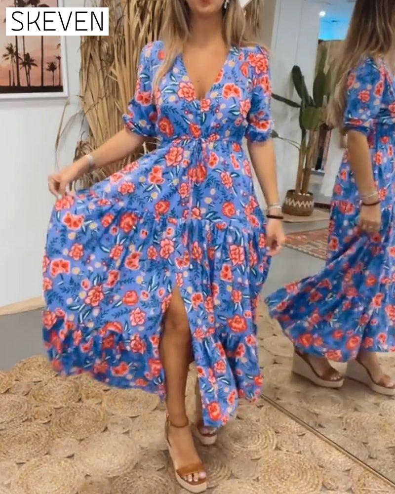 Kleid mit Rosenmuster und Schlitz
