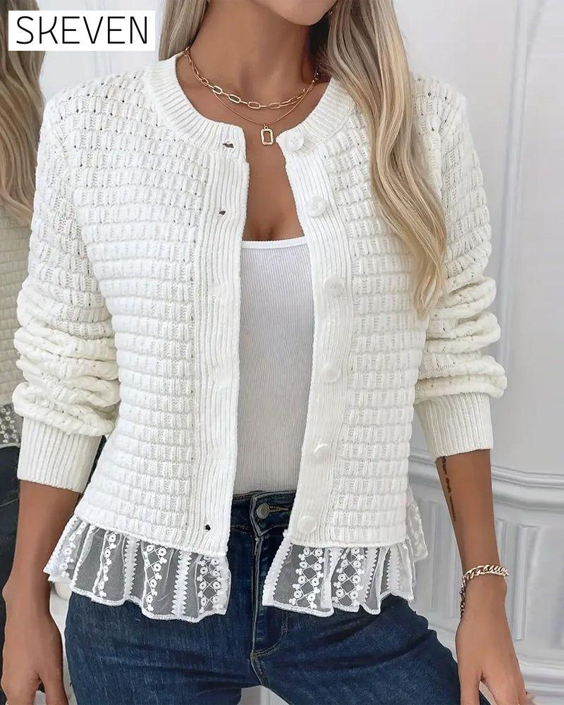 Langärmeliger Strickmantel mit Spitzeneinsätzen