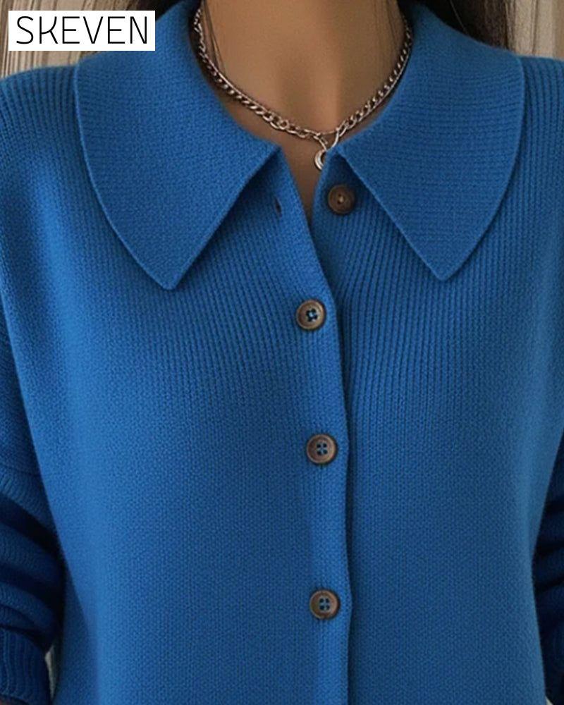 Langärmeliger Pullover mit Knopfleiste und Revers