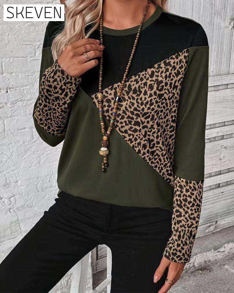 Rundhals-Top mit Leopardenmuster und Farbblock-Design