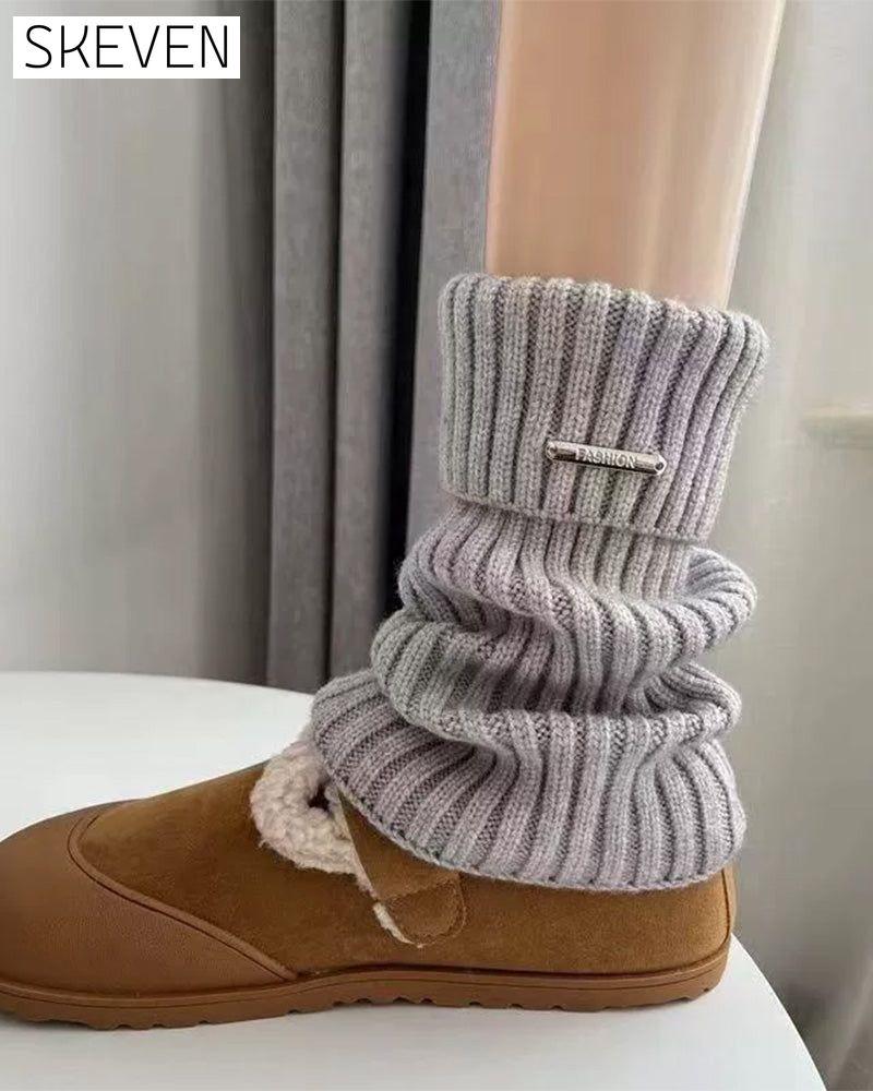 Schlichte Beinstulpen mit Metall-Etikett für Damen, minimalistische Damenmode 