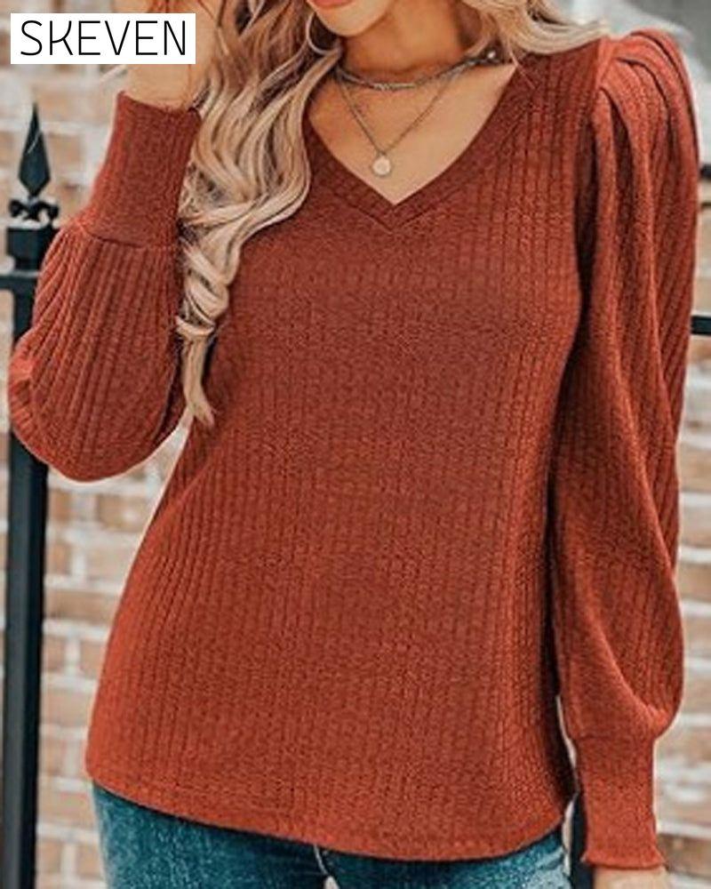 V-neck solid color long-sleeved top