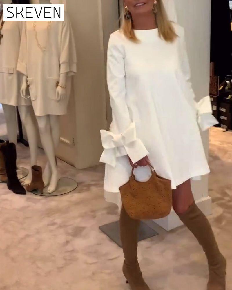 Modisches Kleid mit Rundhalsausschnitt und Schleifenärmeln