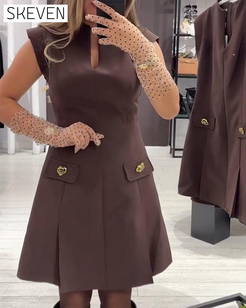 Robe élégante sans manches à col en V