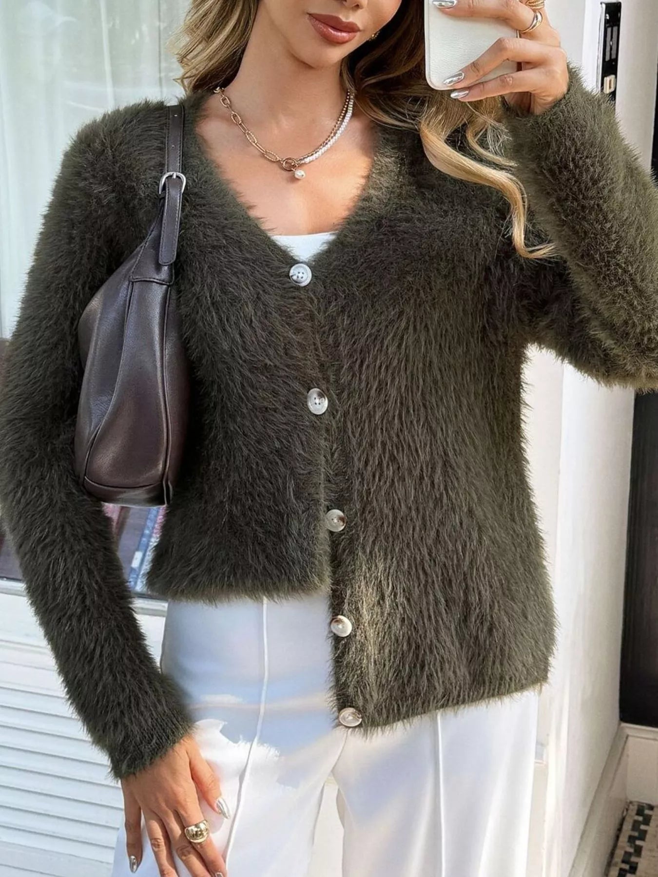 Flauschiger Strickcardigan mit Knöpfen