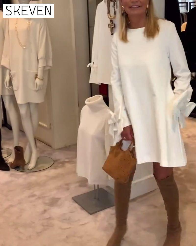Modisches Kleid mit Rundhalsausschnitt und Schleifenärmeln