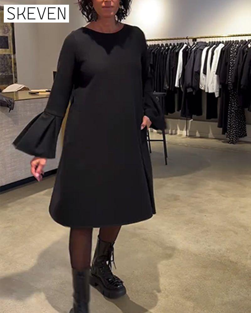 Robe unie à manches évasées et froncée