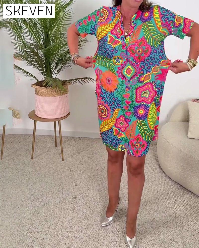 Modisches Kleid mit kurzen Ärmeln und Blumenmuster