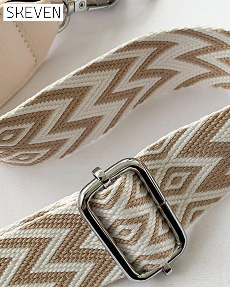 Zippered shoulder bag with contrast straps