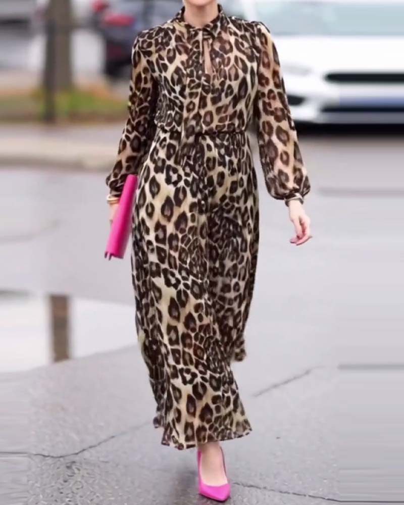 Elegant Leopard Print Long-Sleeved Dress