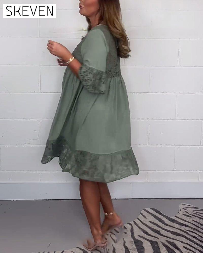 Elegantes, einfarbiges Spitzenkleid mit lockerem V-Ausschnitt