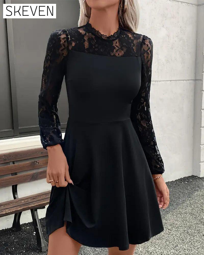 Robe élégante en dentelle unie