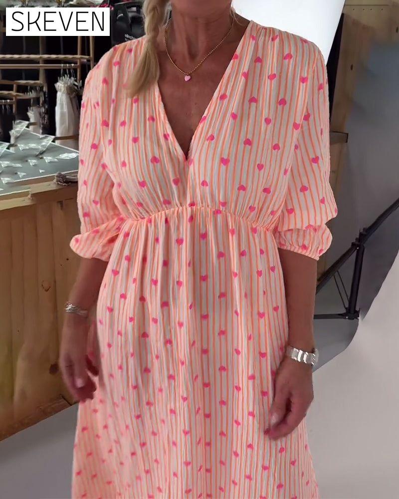 Robe élégante à col en V et imprimé cœur
