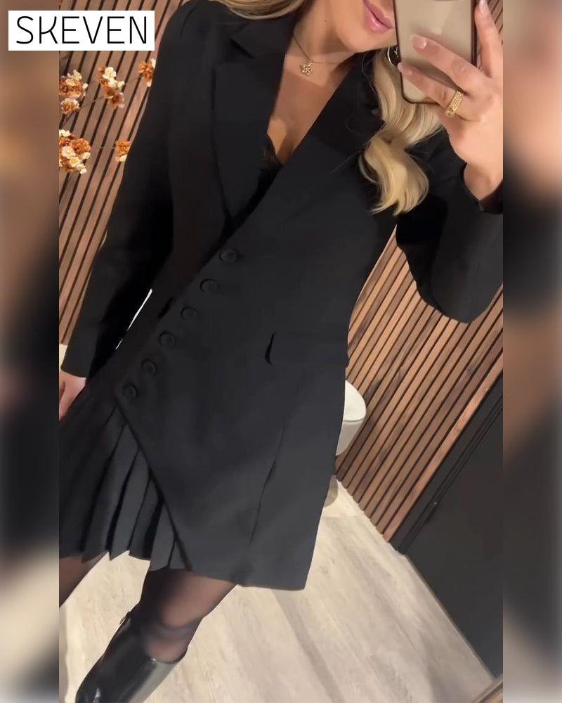 Kostümkleid mit einfarbigem Revers