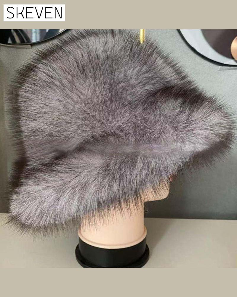 Bequeme und elegante Wintermütze mit Fell