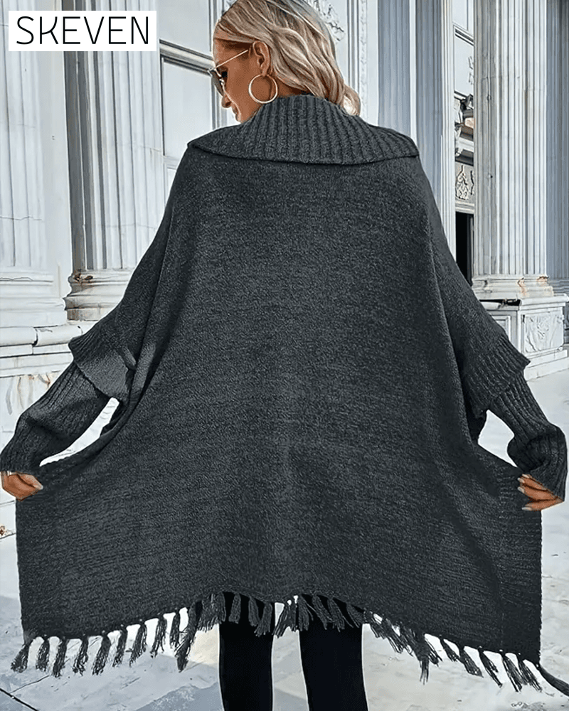 Rollkragenpullover mit Fledermausärmeln und Quasten