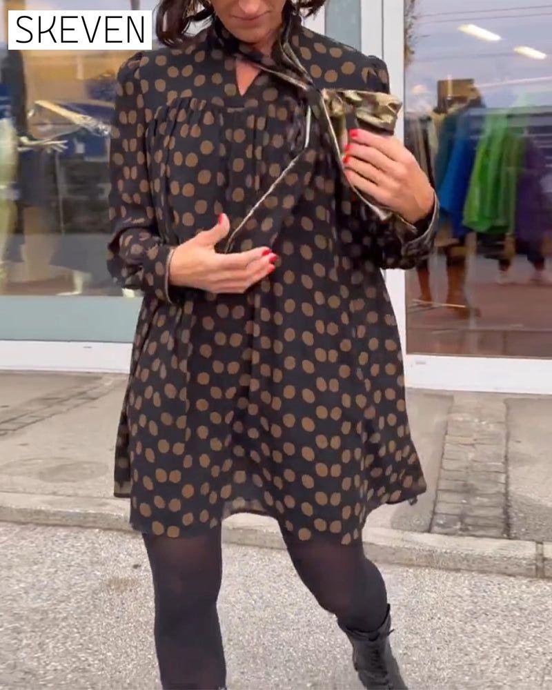 Langärmliges Kleid mit Polka-Dots