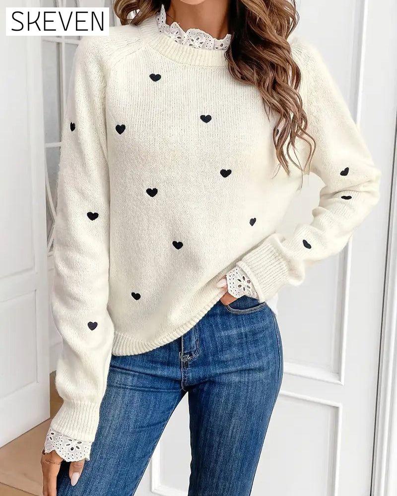 Lässiger Pullover mit Herzmotiv