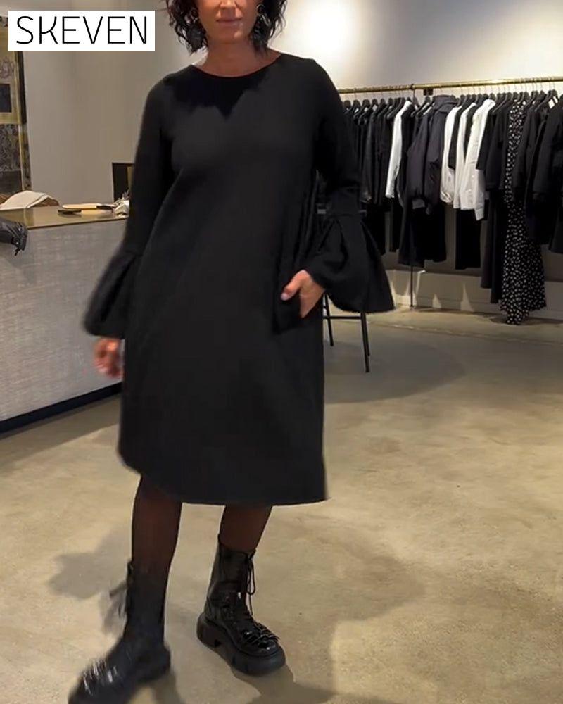 Robe unie à manches évasées et froncée