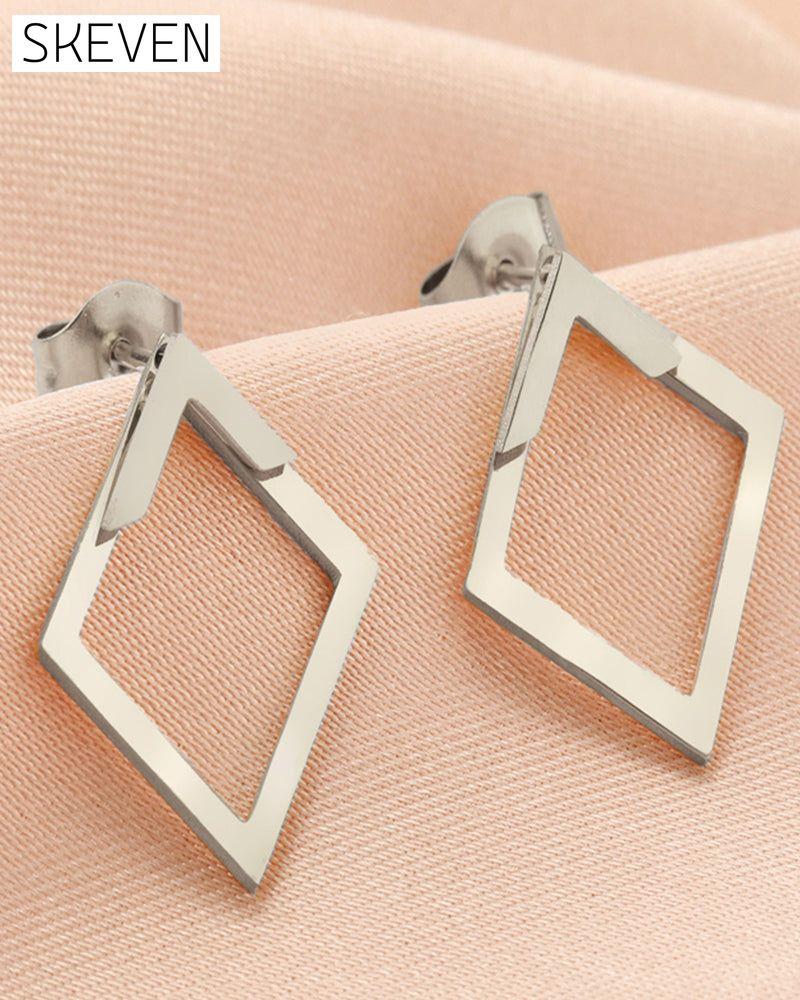 Simple diamond-shaped elegant earrings