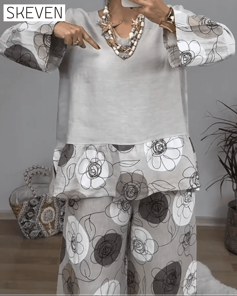 Modischer Hosenanzug mit Print und weitem Bein