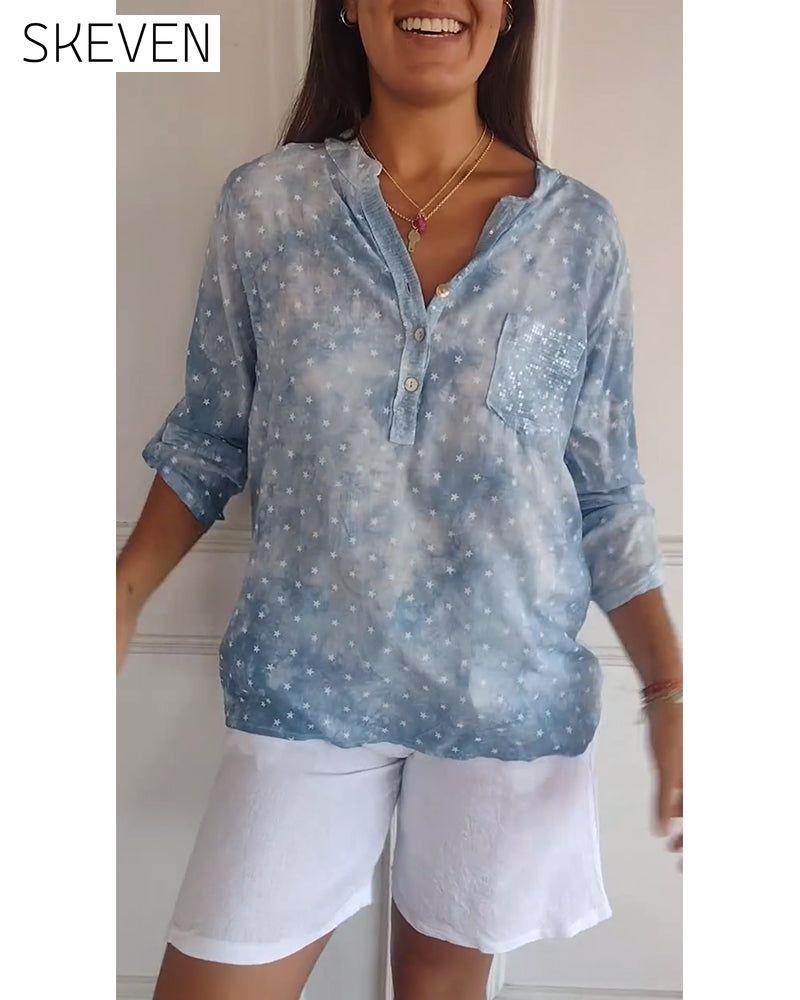 Star print button v-neck blouse